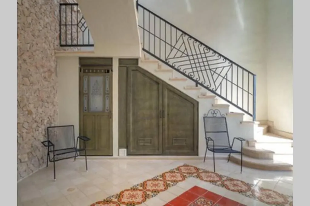 Casona Sirenas, A Family Home In Historical Merida