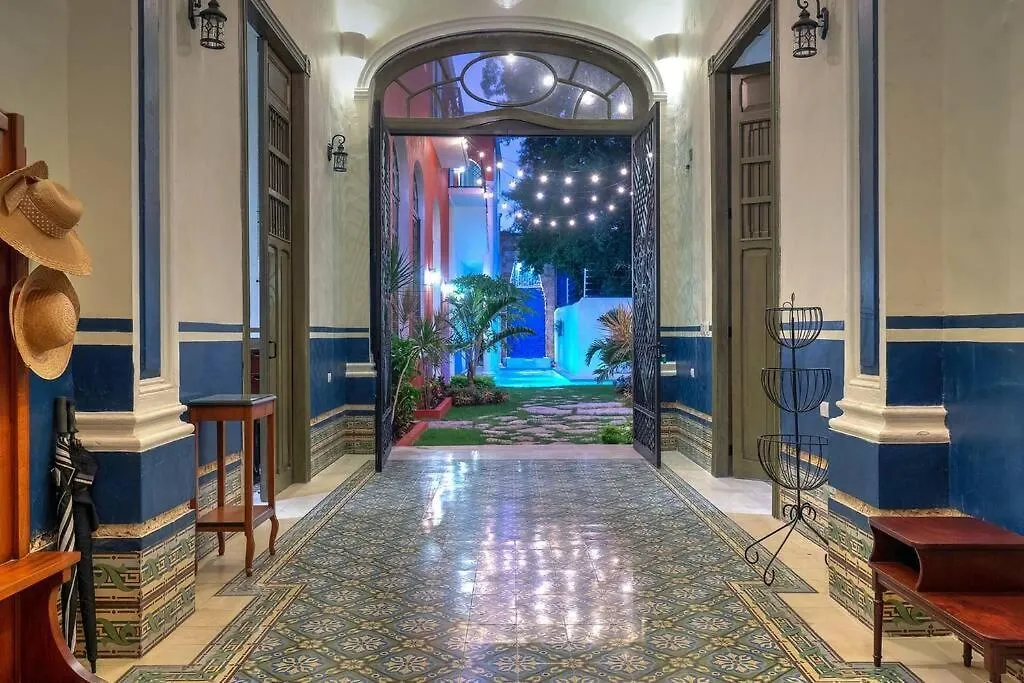 Casona Sirenas, A Family Home In Historical Merida 0*,