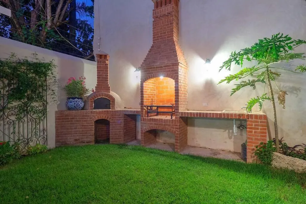 Casona Sirenas, A Family Home In Historical Mérida