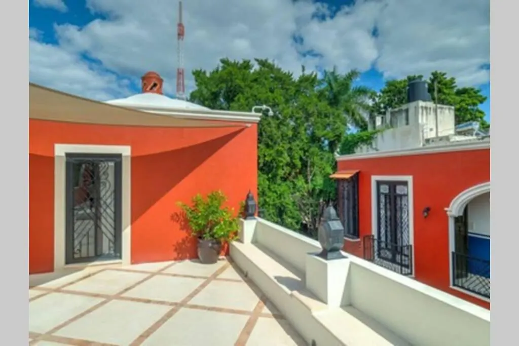 Casona Sirenas, A Family Home In Historical Mérida 0*,